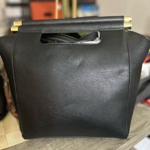 Neiman’s, Marcus
Pipe Leather Top-Handle Tote Bag/ crossbody